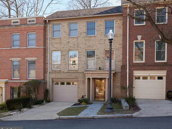 2712 Unicorn Ln NW, Washington, DC 20015