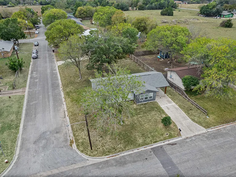 1100 Monte Vista Dr — Photo 26