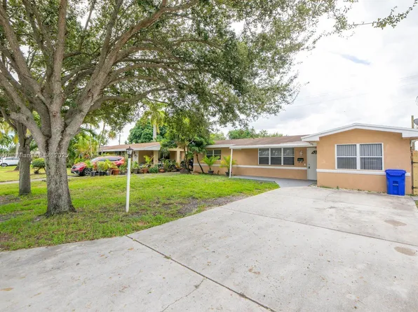 7720 NW 15th St, Hollywood, FL 33024
