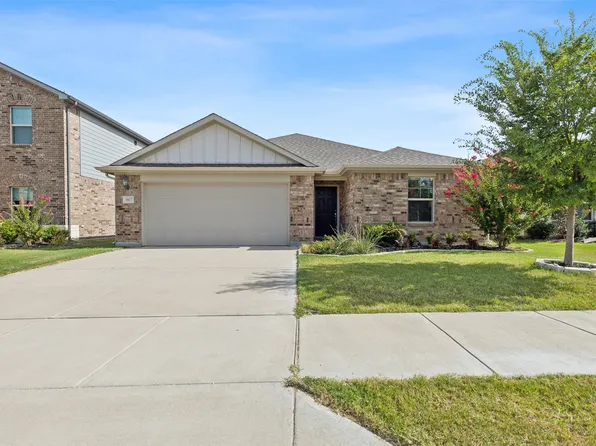 10617 Dolostone Ct, Fort Worth, TX 76108