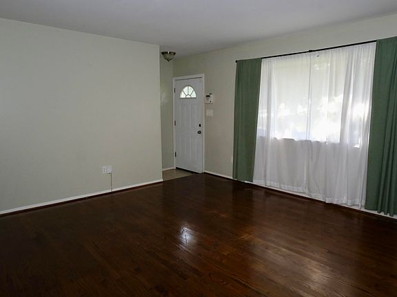 5th image of 23270 Meadowlark St