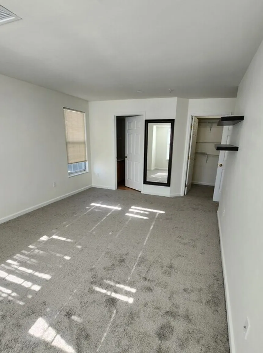 2 bed, 1120 sqft, $2,300 — Photo 4