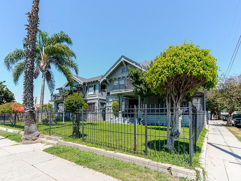 5432 S Figueroa St — Photo 10