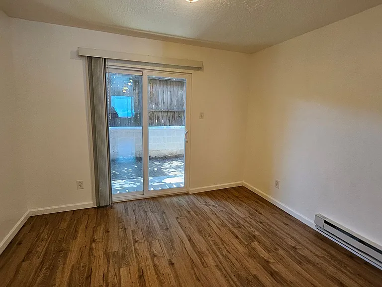 301 Morningside Dr SE #A-F — Photo 5