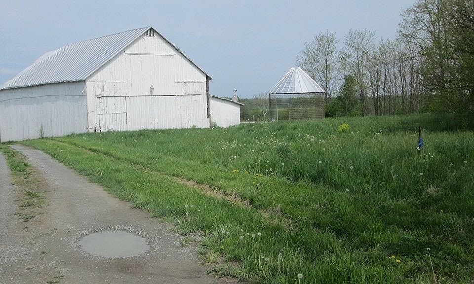 2nd image of 1480 Nepton Rd