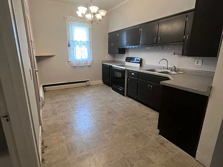 176 Washington Ave #D — Photo 4