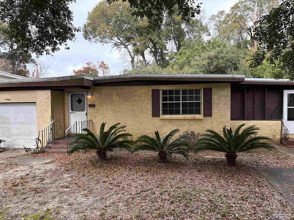 1st image of 20 Redwood Cir