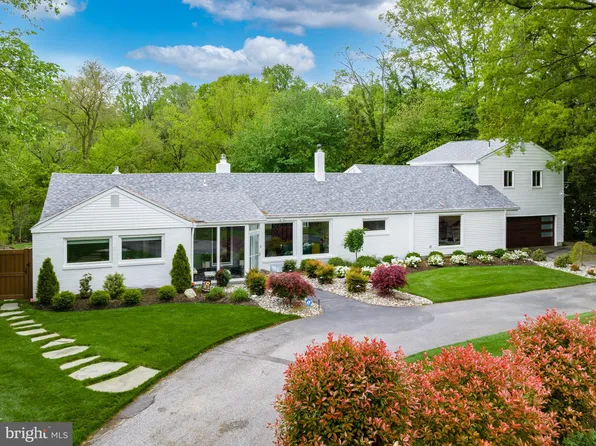 96 Westbrook Dr, Moorestown, NJ 08057