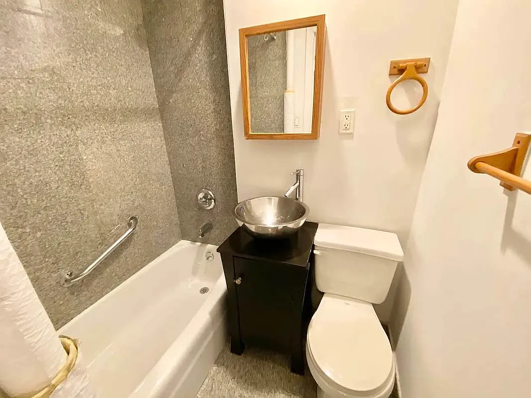 338 West 14th Street — Photo 4