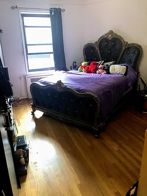 Sold by Area New York | media 8