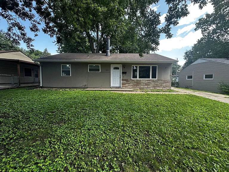 3421 Jackson St — Photo 1