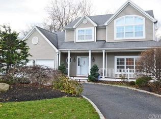 48 Mount Pleasant Rd, Smithtown, NY 11787