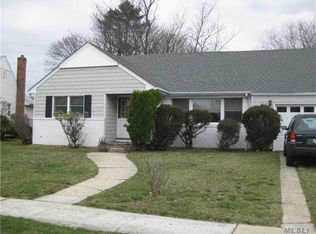 3715 Crest Rd, Wantagh, NY 11793