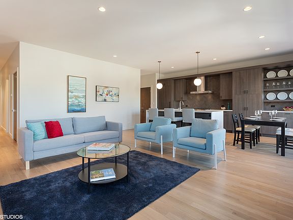 3rd image of 1745 N Hoyne Ave #3