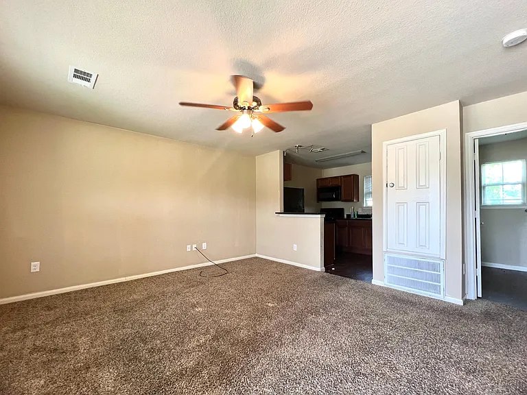 2512 S Houston Ave #D — Photo 4