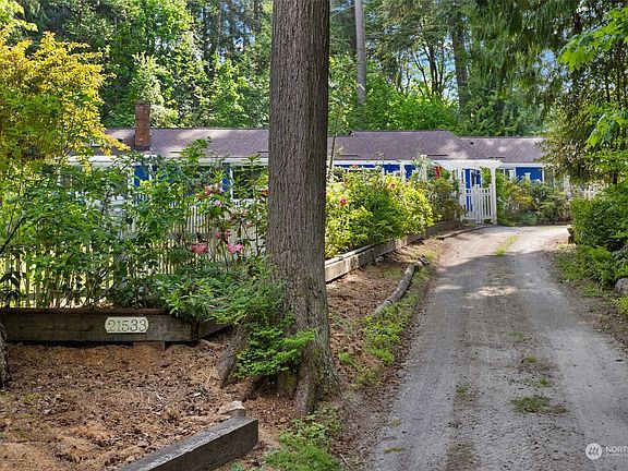 2nd image of 21533 NE Woodinville Duvall Road