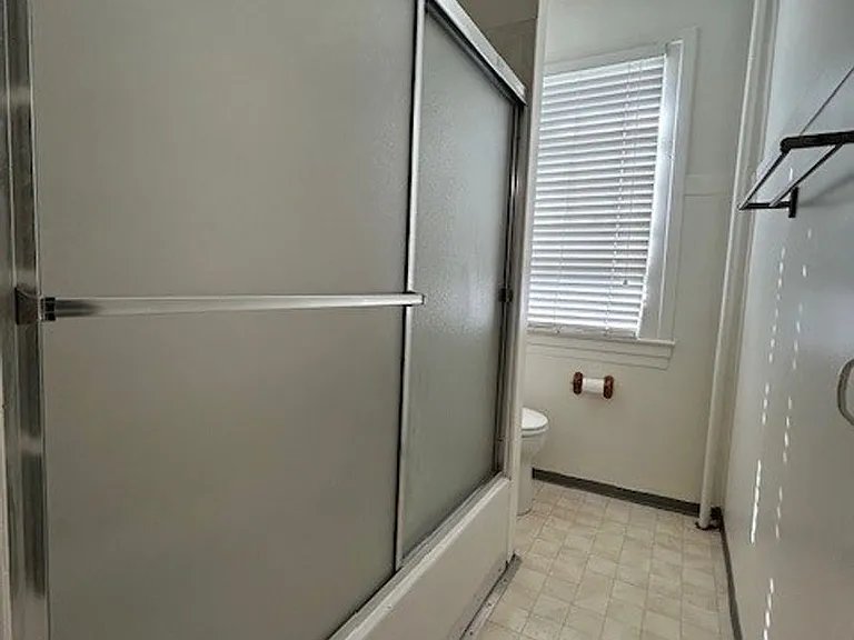 1 Bed 1 Bath- with Hardwood Floors in Downtown Berkeley — Photo 10