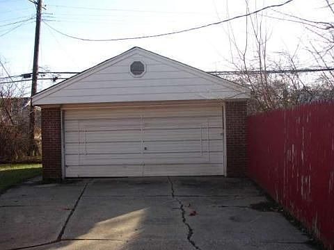 2nd image of 15052 Spring Garden St