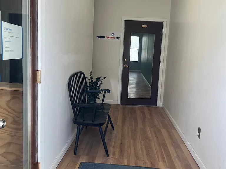 331 Main St — Photo 6