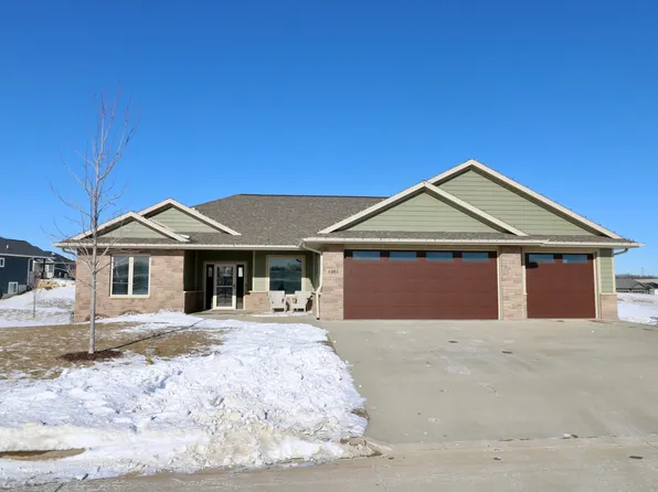 8261 Ginger Dr, Peosta, IA 52068