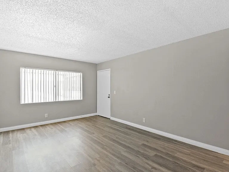 Mountain View Apartments — Photo 5