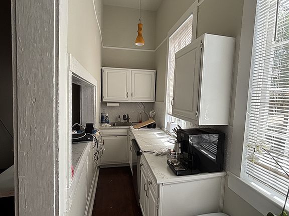 4th image of 3826 Prytania St