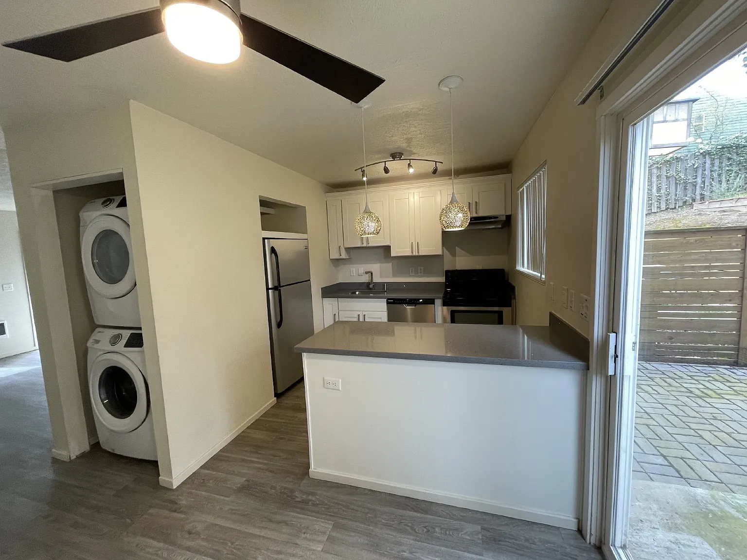 2 bed, 1.5 bath, 860 sqft, $1,850 — Photo 3