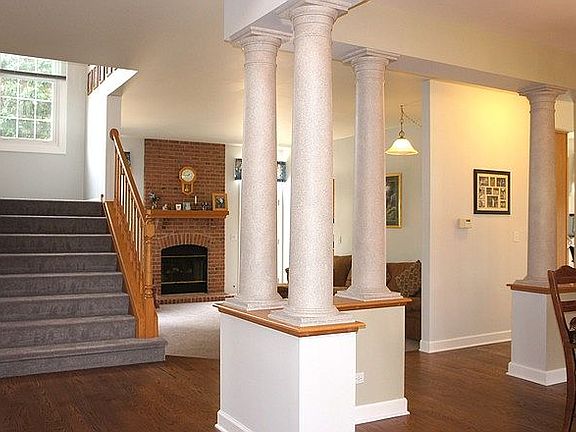 4th image of 1143 Stratford Ln