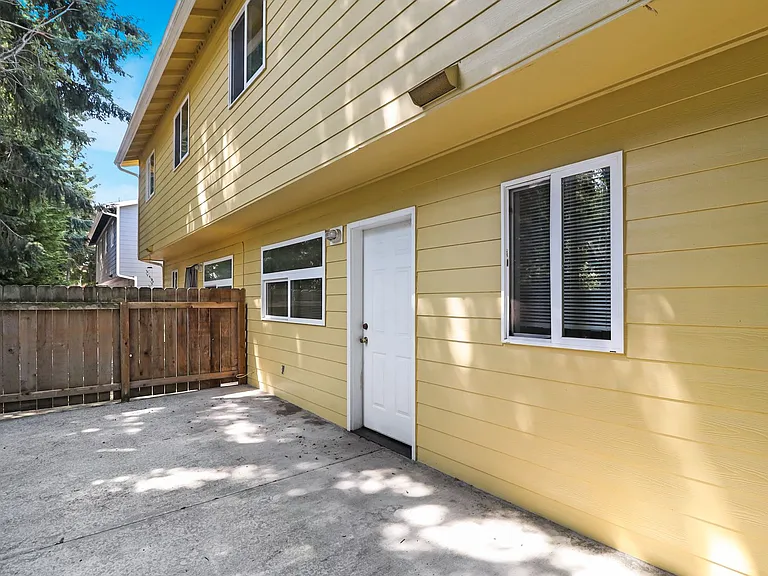760 NW Paragon Pl — Photo 12