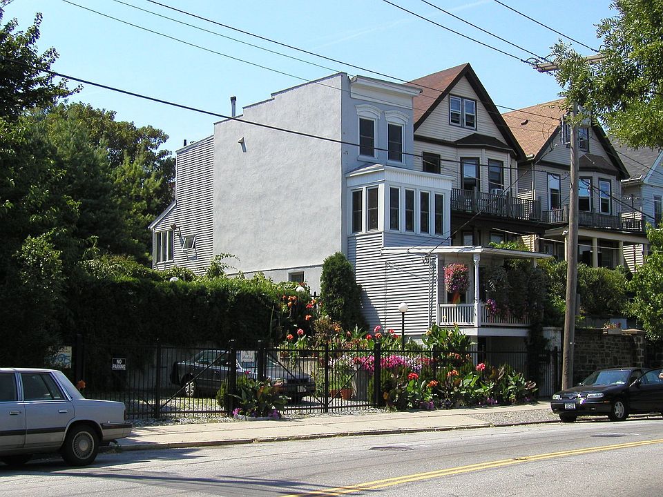Bay Street view of house