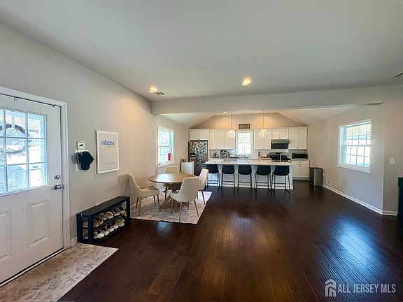 2nd image of 39 Caldwell Rd