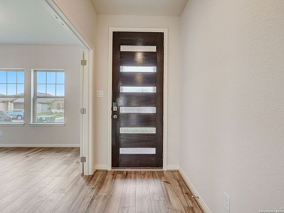 5th image of 16930 Eaton Terrace