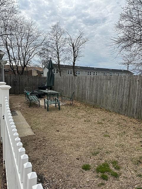 2nd image of 2848 Grand Ave #2