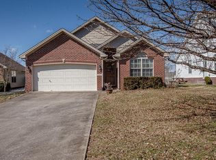 113 Back Stretch Dr, Georgetown, KY 40324