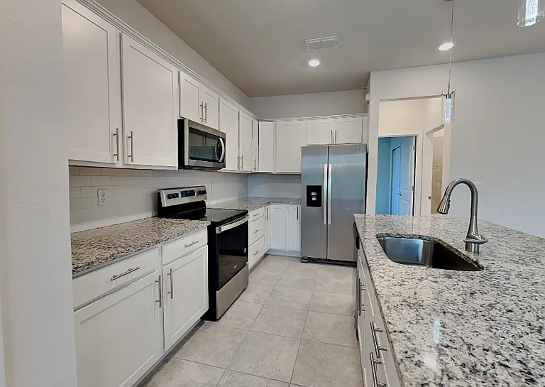 20781 Monza Loop — Photo 6