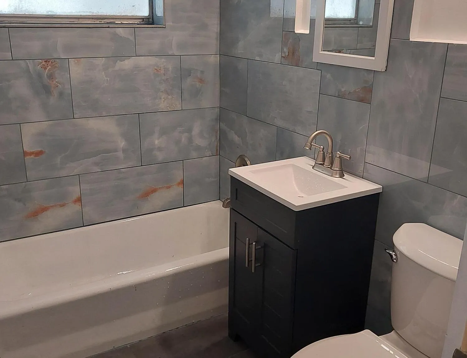 2 bed, 1.0 bath, 1035 sqft, $1,467 — Photo 3