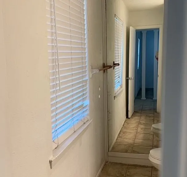 109 Kevin Ln — Photo 4