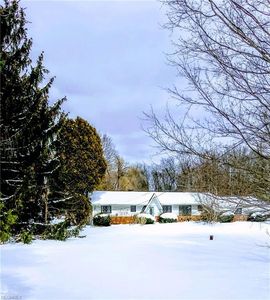 9480 Wilson Mills Rd, Chesterland, OH, 44026