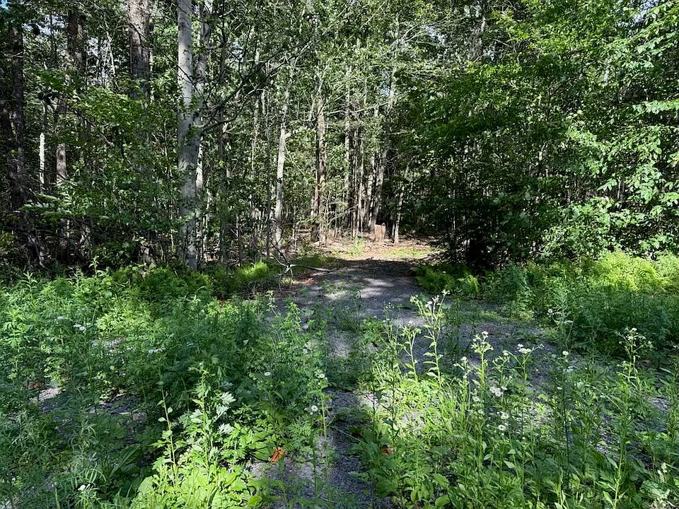 1st image of 14 Woodland Dr