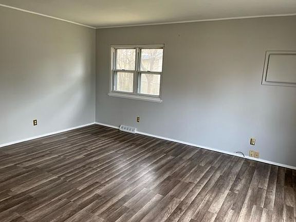 3rd image of 1704 Nixon Ct