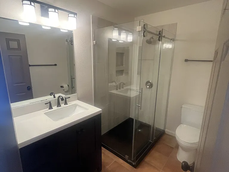 1584 Redlands Pl #C — Photo 3