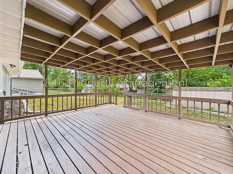 11230 Corrington Ave — Photo 24