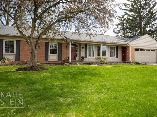 4270 Greenbrier Ct SE, Grand Rapids, MI 49546