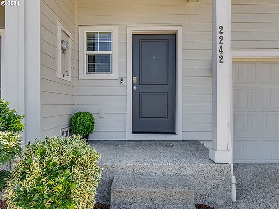 3rd image of 2242 NE 115th Ct