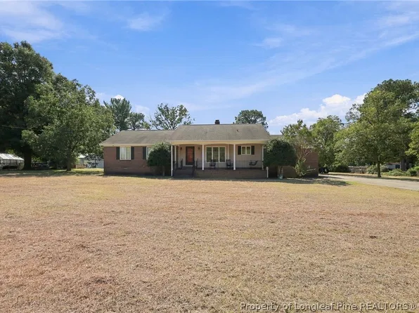 208 Nielsen Dr, Fayetteville, NC 28306