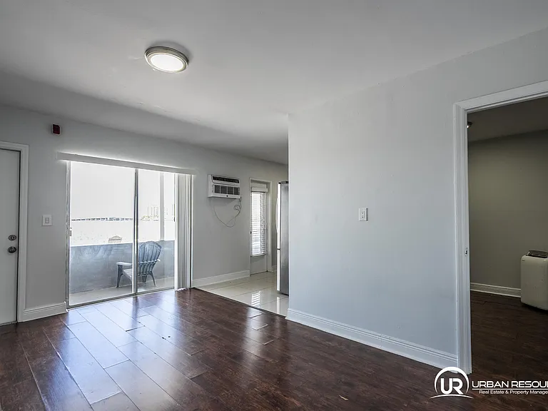 7931 East Dr #305 — Photo 11