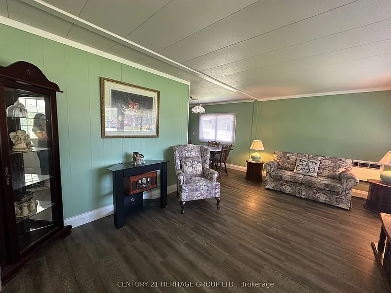 11 Maple Ct — Photo 8