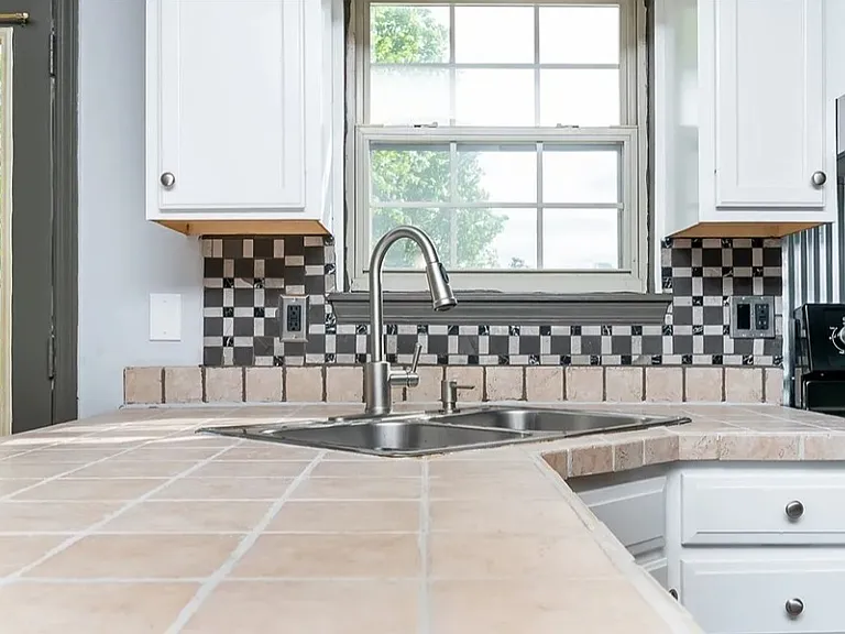 4105 Lakeside Dr — Photo 7