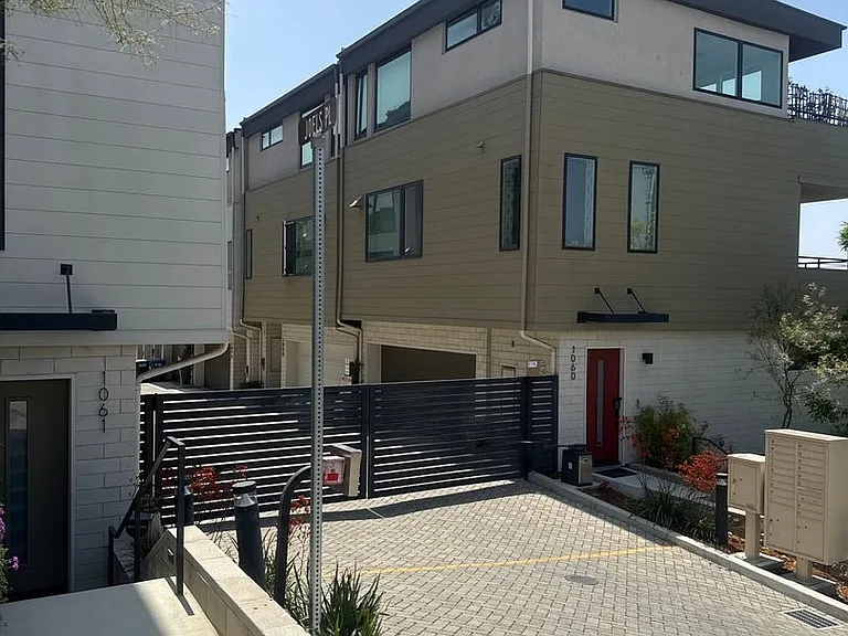 1056 N Joels Pl — Photo 19