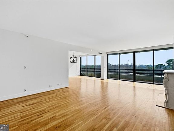 4th image of 2660 Peachtree Rd NW APT 9G